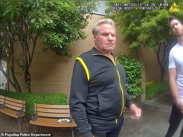Hannah-Kim je izvijestila policajca da ju je Cove tako snažno ugrizao da je gotovo privukao krv, zbog čega je vrištala od bola-i novim snimkama koje je dobio DailyMail.com, Kove je ponudio bizaran izgovor za napad na glumicu Kim Da-Eun