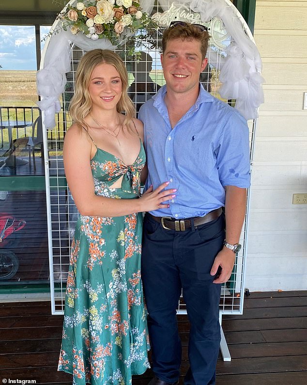 Dean je u srijedu rekao ožalošćenima na sprovodu talentiranog nogometaša da je 23-godišnjakinja bila njezin 'cijeli svijet'