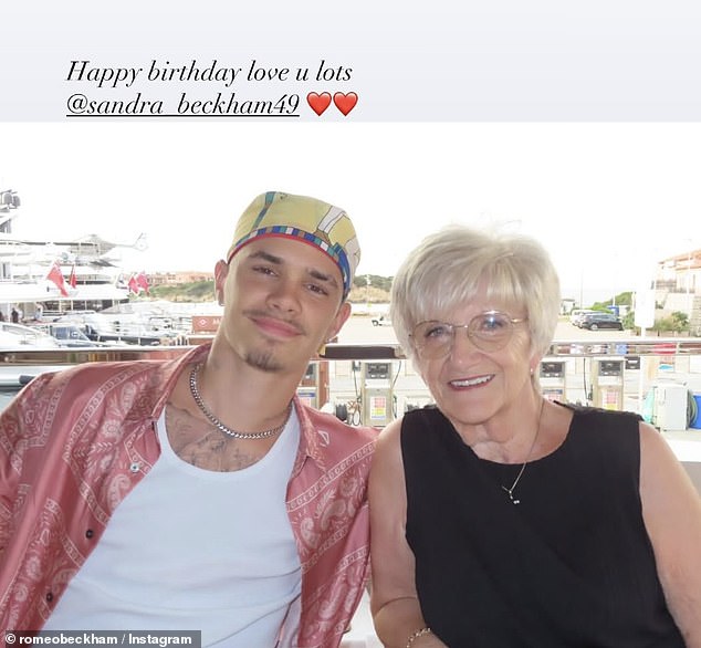 Najmlađa braća u Brooklynu Cruz i Romeo također su željeli Sandra sretan rođendan na njihovim stranicama društvenih medija (Romeo i Sandra na slici)