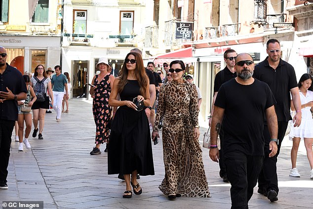 Poznati dvojac zasigurno je privukao puno pažnje dok su se šetali oko Venecije sa svojom sigurnošću