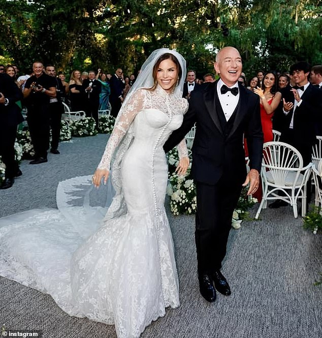 Američki novinar i osnivač Amazona sada su vezali čvor u raskošnoj ceremoniji u Veneciji u Italiji, rekavši