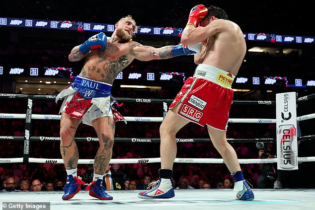 YouTuber-spušteni kutija dobila je jednoglasnu pobjedu od 39-godišnjaka