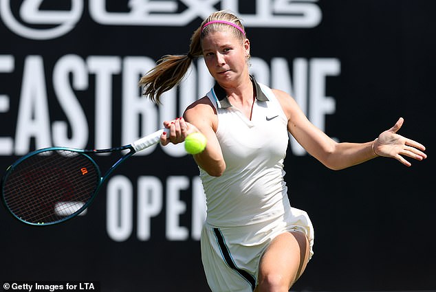 Klugmana je trenirala Alison Taylor, supruga trostrukog polufinalista Rogera Taylora Wimbledona i trener od 35 godina