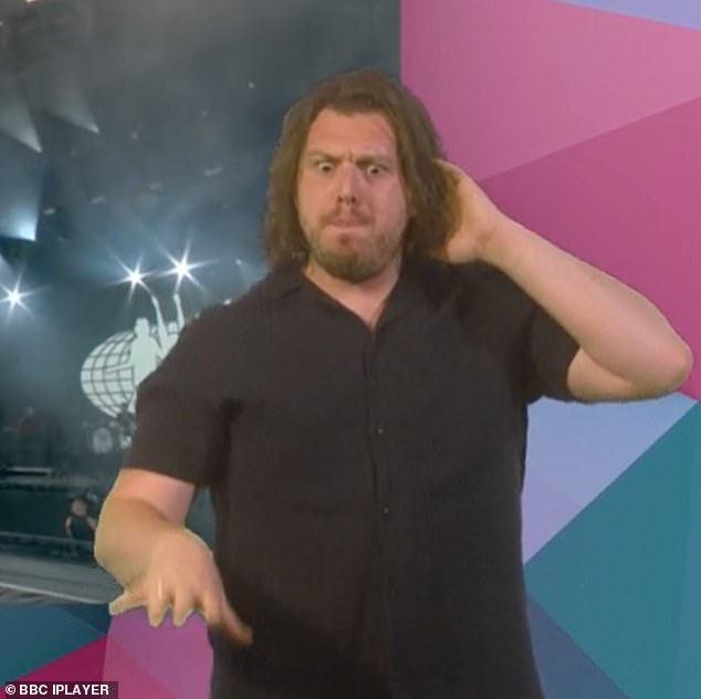 BSL tumači očarali su publiku i na licu mjesta na festivalu i gledali na TV-u kod kuće