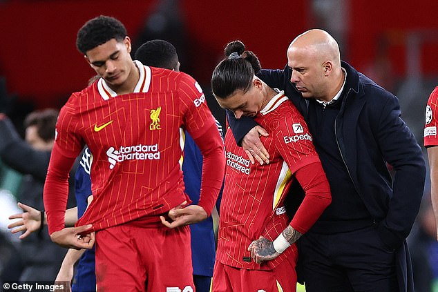 Nunez je napravio samo osam startnih premijer liga pod utora za Arne i čini se da je postavljen za izlaz