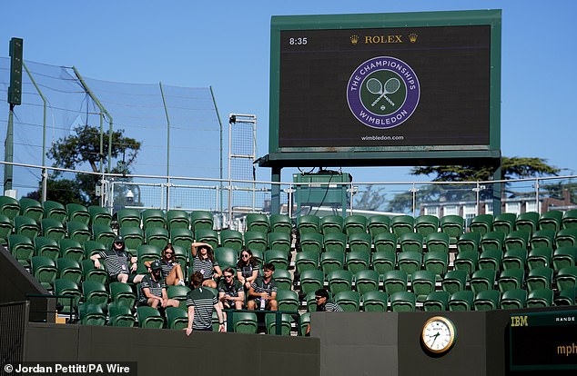 Turnir bi trebao imati svoj najtopliji dan otvaranja, a temperature dosežu 34c