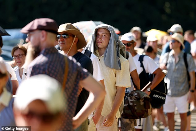 Ventilatori se potencijalno suočavaju s dugim čekanjem da uđu u zemlju usred rekordne temperature otvaranja