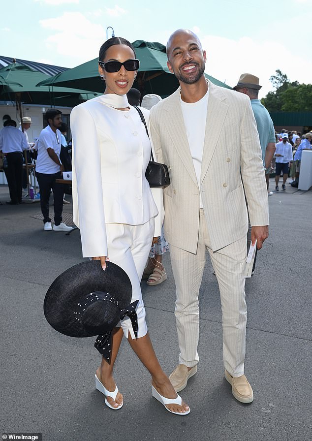 Rochelle Humes nosila je svoje najbolje teniske bijelce dok je uživala u sastanku sa suprugom Marvinom, gledajući voljenu dok su stigli dolazak na zvijezde