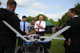 Ministar obrane John Healey u utorak je posjetio Warminster Garrison, Wiltshire