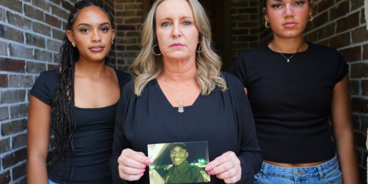 A Border Patrol agent died in 2009. His widow is still fighting a backlogged US program for benefits