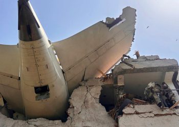 Air India avion se sruši nakon polijetanja u Ahmedabadu; Zrakoplovna tvrtka potvrđuje 1 preživjeli