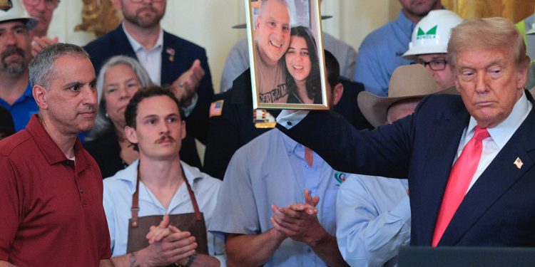 Anđeoski rodbina pridružuju se Trumpu u nagovoru Kongresa da donese “veliki, prekrasan Bill”