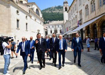 Andrej Plenković susreo se s županom Blažom Pezom i gradonačelnikom Dubrovnika Mato Frankovićem… Gledat će i utrku E1