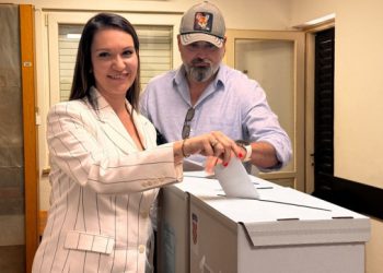 Anita Bonačić Obradović u društvu supruga Ivice glasala na izborima