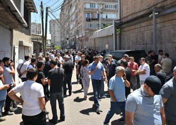 Armenci Prosvjednički pritvor ruskog poslovnog čovjeka (videozapisi) – RT Rusija i bivši Sovjetski Savez