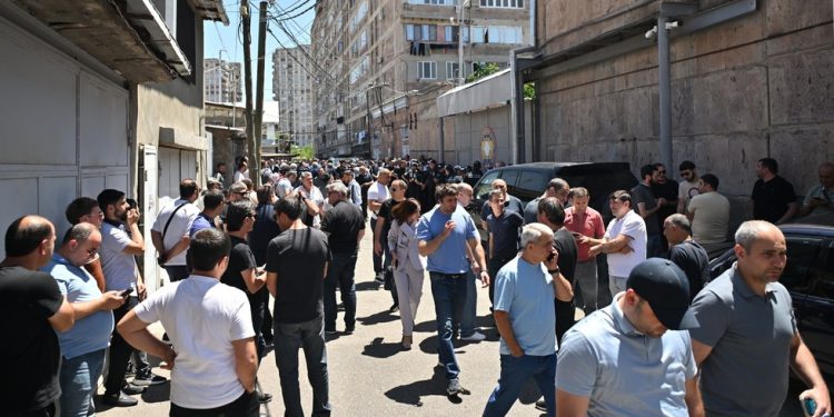 Armenci Prosvjednički pritvor ruskog poslovnog čovjeka (videozapisi) – RT Rusija i bivši Sovjetski Savez