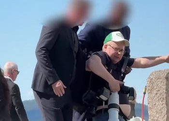 Arsenal zvijezda Martin Odegaard da poduzme pravnu tužbu protiv dvije publikacije – samo nekoliko dana nakon što se njegovo vjenčanje spusti u kaos dok fotografa odvlače zaštitare