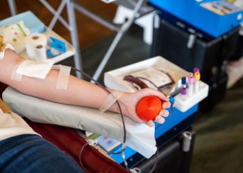 Australija podiže zabranu sprječavajući gay muškarce da doniraju krv i plazmu