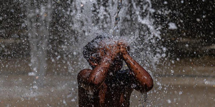 Ažuriranja toplinskog vala: Hitno stanje proglašeno u više američkih gradova kao tisuće suočenih s troznamenkastim temperaturama