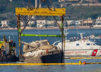 Bayesov: Britanski tajkun Mike Lynch’s Superyacht viđen na površini prvi put otkako je tragedija ubijena 7