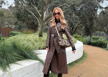 Bec Judd ulazi u odjeću od 9000 dolara tijekom rustikalnog bijega s obitelji na poluotoku Victoria’s Mornington