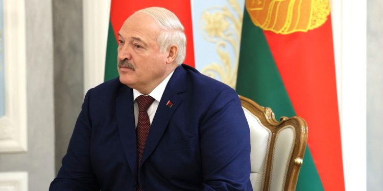 Bjelorusija objavljuje 14 zatvorenika tijekom posjeta Trumpovog izaslanika – RT Rusija i bivši Sovjetski Savez