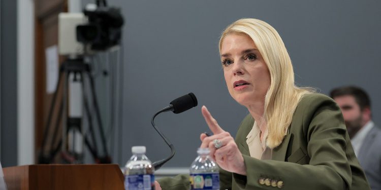 Bondi kaže da DOJ promatra ‘vrlo usko’ zbog ilegalnih iranskih imigrantskih aktivnosti