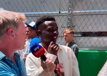 Bukayo Saka pozvan je zbog “arogantnog” ponašanja intervjua na F1 -ovoj Barceloni Grand Prix dok prekrši zlatno pravilo šetnje rešetkama