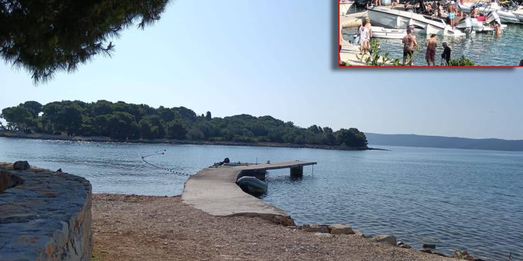 CIRKUS SE NASTAVLJA Iako su pontoni misteriozno uklonjeni, na Drveniku Velom “poduzetnici” godinama devastiraju podmorje i nikom ništa!