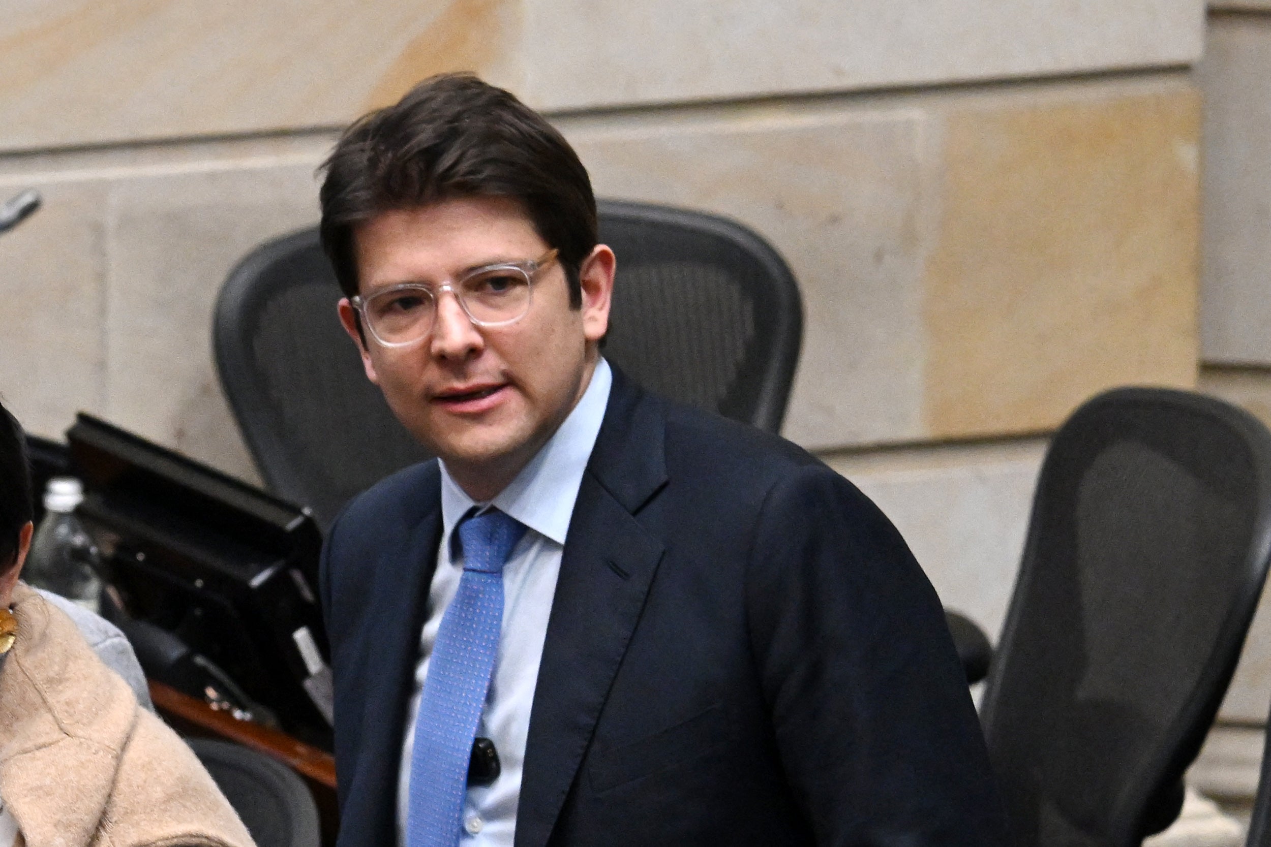 Rečeno je da je Miguel Uribe Turbay ozbiljno ranjen u prividnom napadu atentata