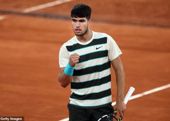 Carlos Alcaraz Books French Open Final Spot nakon što je Lorenzo Musetti šok četvrti set umirovljenja protiv branitelja prvaka u Quarters Clash