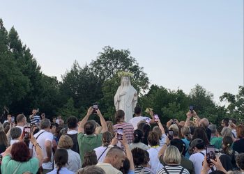 Četvrti dan izvanredne devetnice u Međugorju: ‘Sve je blagoslovila znakom križa’