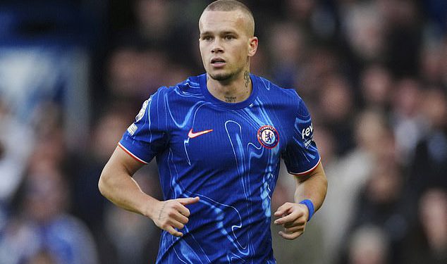Chelsea Strip 89 milijuna funti zvijezda Mykhailo Mudryk iz njihove majice br.