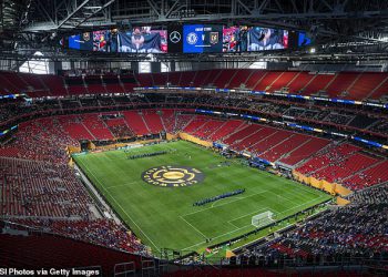 Chelsea je započeo kampanju Svjetskog kupa u klubu s bolnim uvodima na stadionu manje od trećeg punog dok su obožavatelji navijali na društvenim mrežama