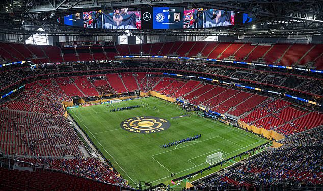 Chelsea je započeo kampanju Svjetskog kupa u klubu s bolnim uvodima na stadionu manje od trećeg punog dok su obožavatelji navijali na društvenim mrežama