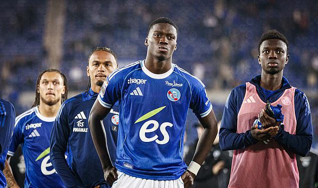 Chelsea uzmi „poseban“ prijenos potrošiti na 60 milijuna funti, jer potpise francuske zvijezde na osmogodišnji ugovor stiže kako bi pojačao svoj klub Svjetskog kupa