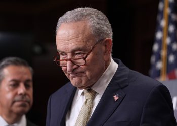 Chuck Schumer hospitaliziran zbog dehidracije usred nabora DC toplinskog vala