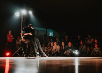 Cirkus Kolektiv vas poziva na 8. Open stage, otvorenu večer performansa!
