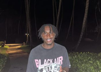 College Soccer Star i sin bivšeg igrača NFL -a Milton Stegall umire u spavaonici