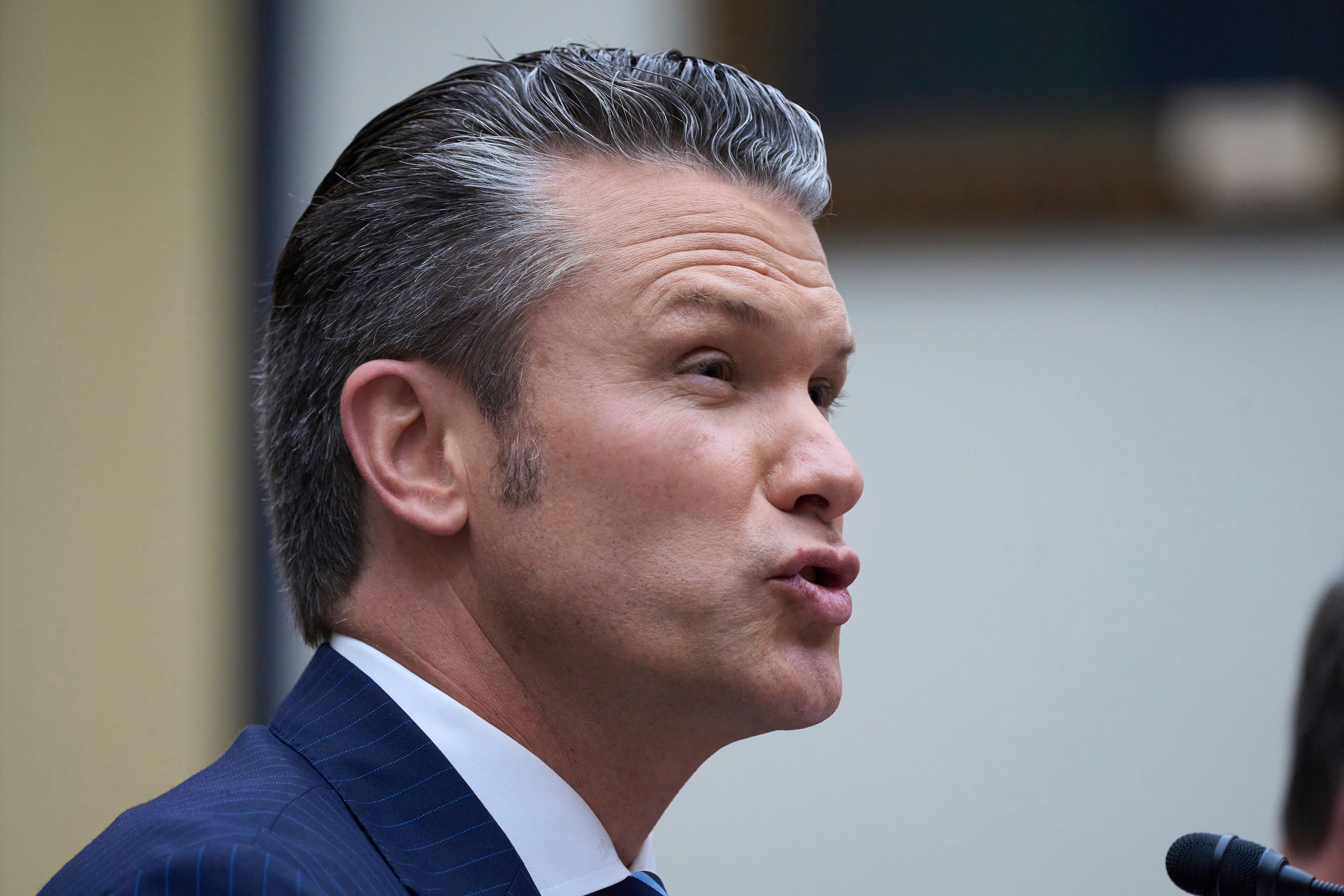 Tajnik obrane Pete Hegseth Fields pitanja o proračunu Pentagona iz Odbora za oružane usluge Doma, na Kapitolu u Washingtonu, u četvrtak, 12. lipnja 2025.