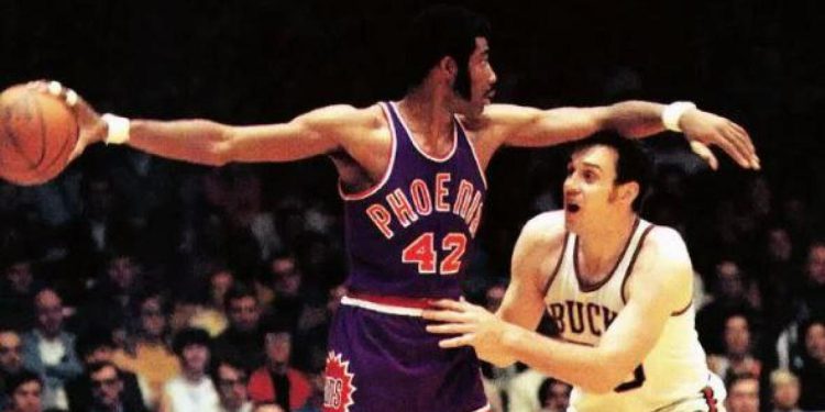 Connie Hawkins, od njujorškog igrališta do Fortitudo. Orianijev NBA noir