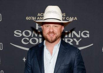 Country Star slams Braws obožavatelji na svirci, rekavši im: “Ovo nije koncert Travis Scott”