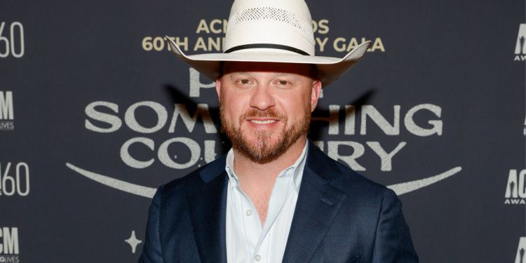 Country Star slams Braws obožavatelji na svirci, rekavši im: “Ovo nije koncert Travis Scott”