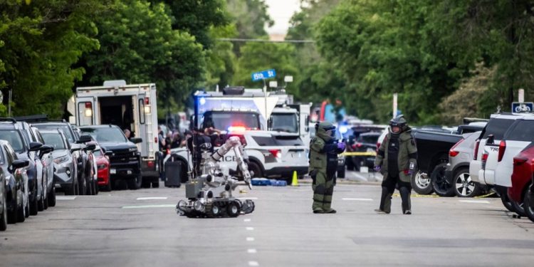 Čovjek baca Molotov koktele na pro-izraelske aktiviste u Coloradu (videozapisi)-RT World News