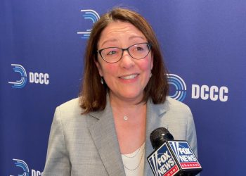 DCCC stolica cilja na GOP House većinu jer se demokrati suočavaju s unutarnjim izazovima