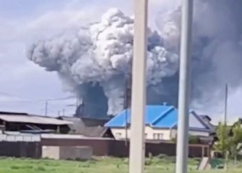 Deseci ruskih ratnih aviona uništeni u Ukrajinskom napadu drona, tvrdi Kijev