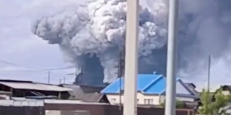 Deseci ruskih ratnih aviona uništeni u Ukrajinskom napadu drona, tvrdi Kijev