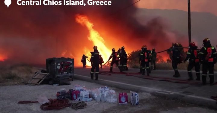 Divljih požara pustoš grčkog praznika s desecima evakuiranim | Vijesti