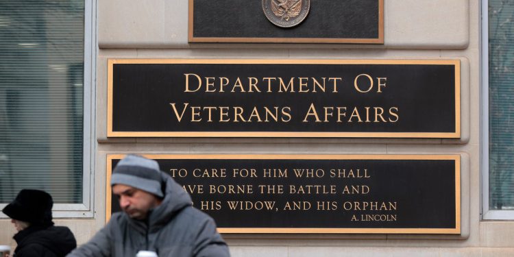 Doge je koristio pogrešan AI alat za ‘Munch’ ugovore o veteranima, izvještajne zahtjeve