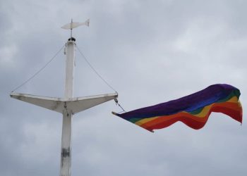 Dom i nacionalno okupljanje SDŽ o postavljanju zastave duginih boja na Matejuški: ”Na hrvatskim jarbolima treba se vijoriti isključivo hrvatska zastava!”